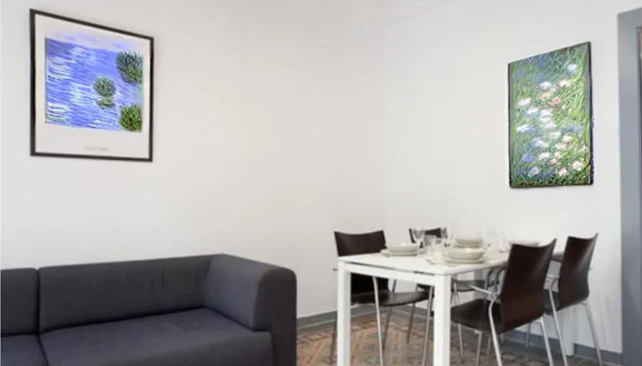 Central Apartment For 5 People Barcelona Spain