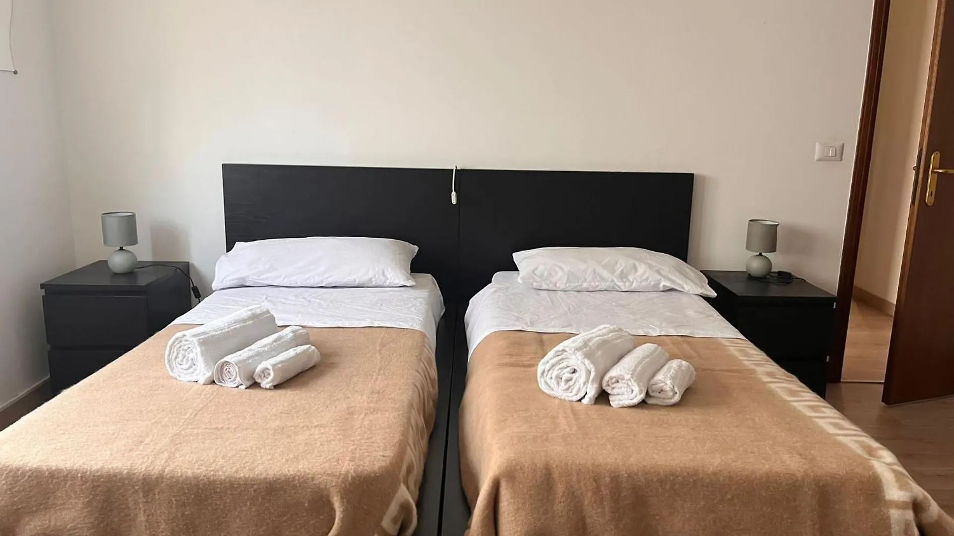 Central Apartment For 5 People Barcelona